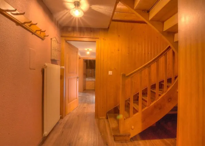 Isbane A Avec Vue Sur Les Alpes